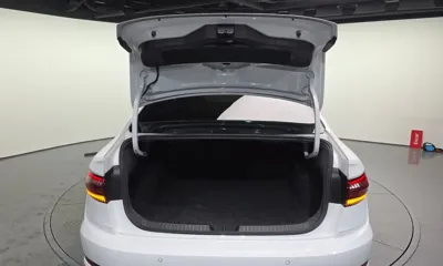 Volkswagen Jetta 2021, 8446 км, за 23730.85 USD - фото 20
