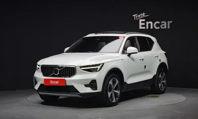 Volvo XC40 · 2023 год