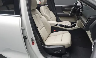 Volvo XC40 2023, 34839 км, за 23614.38 USD - фото 12