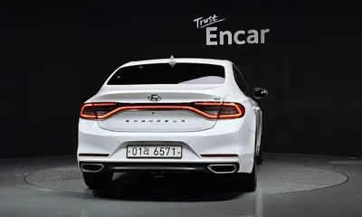 Hyundai Grandeur 2018, 98881 км, за 8543.04 USD
