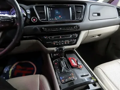 Kia Canival 2016, 299800 км, за 4485.47 USD - фото 16