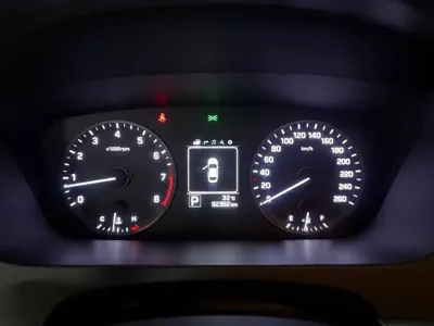 Hyundai Sonata 2015, 92390 км, за 5179.2 USD