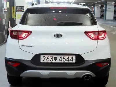 Kia Stonic 2019, 176976 км, за 4879.48 USD