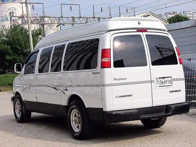 Chevrolet Express Van 2006, 183908 км, за 4269.57 USD