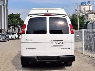 Chevrolet Express Van 2006, 183908 км, за 4269.57 USD