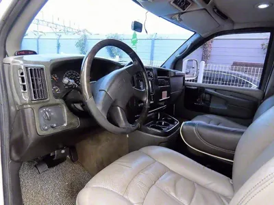 Chevrolet Express Van 2006, 183908 км, за 4269.57 USD - фото 8