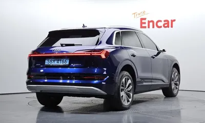 Audi e-tron 2021, 82864 км, за 28558.44 USD