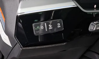 Audi e-tron 2021, 82864 км, за 28537.99 USD - фото 16