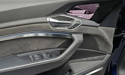 Audi e-tron 2021, 82864 км, за 28537.99 USD - фото 20