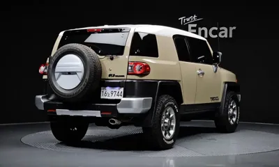 Toyota FJ Cruiser 2013, 57512 км, за 29253.06 USD
