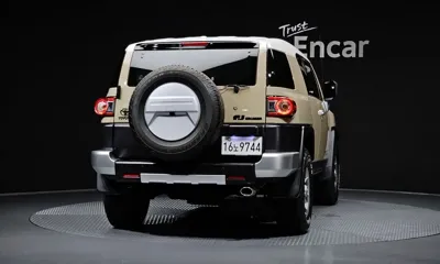Toyota FJ Cruiser 2013, 57512 км, за 29253.06 USD