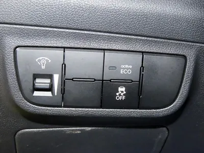 Hyundai Veloster 2012, 124951 км, за 1983.08 USD - фото 14