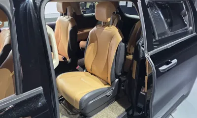 Kia Canival 2023, 79610 км, за 18171.62 USD - фото 12