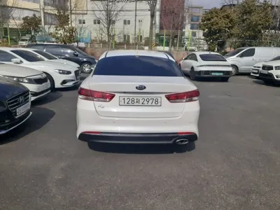 Kia K5 2017, 172206 км, за 3907.01 USD