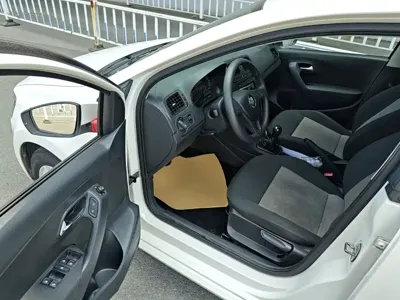Volkswagen Polo 2016, 82600 км, за 3051.77 USD - фото 16