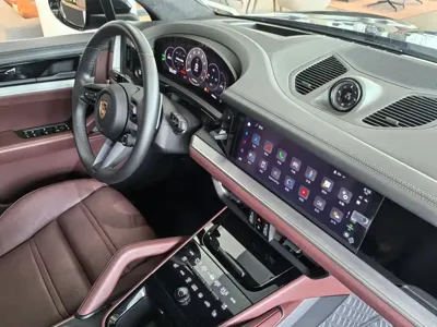 Porsche Cayenne 2024, 23000 км, за 100460.13 USD