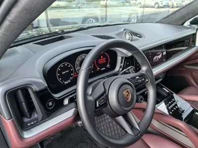 Porsche Cayenne 2024, 23000 км, за 101206.69 USD - фото 16