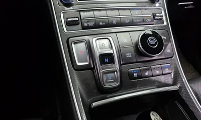 Hyundai Santafe 2022, 45245 км, за 19821.6 USD - фото 9