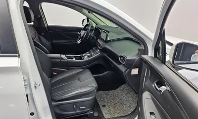 Hyundai Santafe 2022, 45245 км, за 19821.6 USD - фото 11