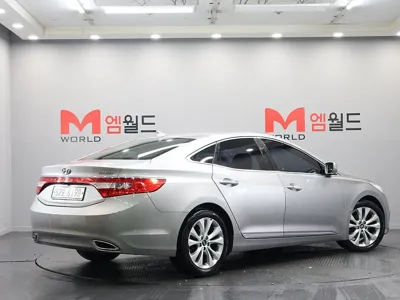 Hyundai Grandeur 2012, 132120 км, за 3144.28 USD