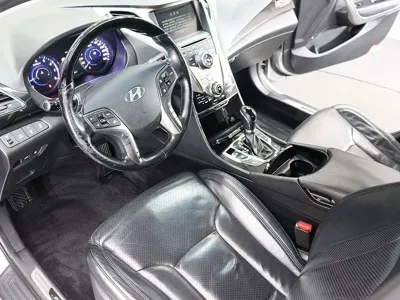 Hyundai Grandeur 2012, 132120 км, за 3144.28 USD - фото 17