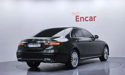 Mercedes-Benz E-Class 2022, 47506 км, за 26125.77 USD