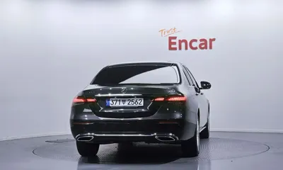 Mercedes-Benz E-Class 2022, 47506 км, за 26125.77 USD