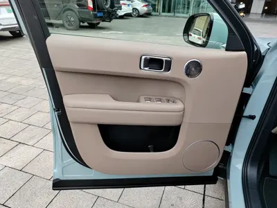 Li Auto Li L6 2025, 15000 км, за 30371.67 USD