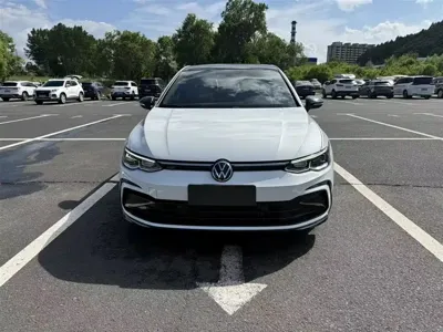 Volkswagen Golf 2023, 45000 км, за 18369.02 USD