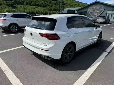 Volkswagen Golf 2023, 45000 км, за 18369.02 USD