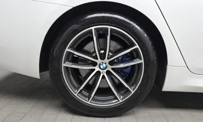 BMW 5-Series 2023, 27124 км, за 28424.13 USD