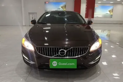 Volvo S60 2019, 114300 км, за 10970 USD