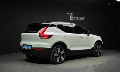 Volvo XC40 2024, 15137 км, за 32232.85 USD