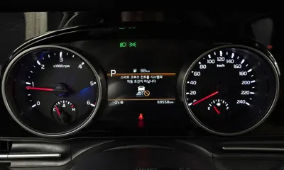 Kia Canival 2023, 69558 км, за 17329.66 USD - фото 8