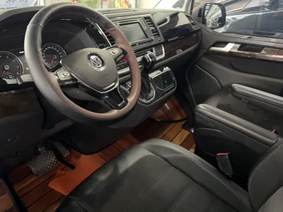 Volkswagen Multivan 2019, 134100 км, за 38187 USD - фото 12