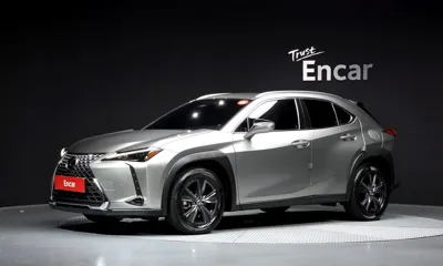 Lexus UX · 2025 год