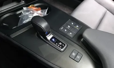 Lexus UX 2025, 13554 км, за 29415.67 USD - фото 9