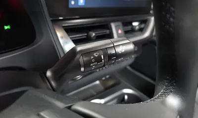 Lexus UX 2025, 13554 км, за 29415.67 USD - фото 18