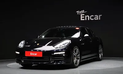 Porsche Panamera · 2016 год
