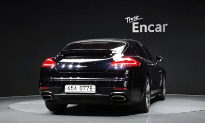 Porsche Panamera 2016, 91448 км, за 19139.06 USD
