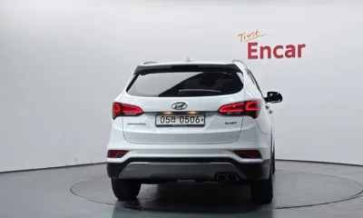 Hyundai Santafe 2016, 175236 км, за 6078.62 USD