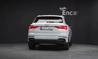 Audi Q3 2023, 25225 км, за 23841.04 USD