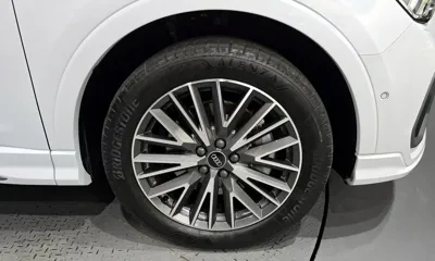 Audi Q3 2023, 25225 км, за 23841.04 USD