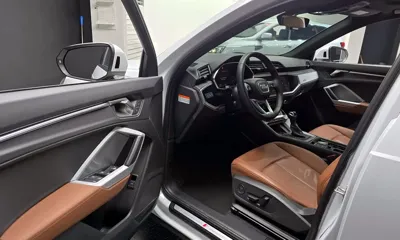 Audi Q3 2023, 25225 км, за 23841.04 USD - фото 10