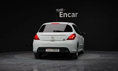 Peugeot 308 2014, 155343 км, за 2114.3 USD