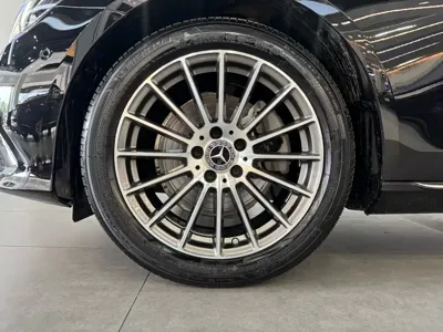 Mercedes-Benz E-Class 2023, 61000 км, за 32970.64 USD