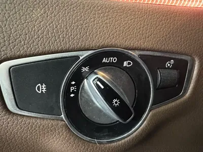 Mercedes-Benz E-Class 2023, 61000 км, за 32970.64 USD - фото 9