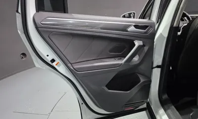 Volkswagen Tiguan 2022, 29130 км, за 42000.37 USD - фото 25