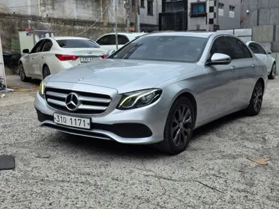 Mercedes-Benz E-Class 2017, 183189 км, за 8586.73 USD