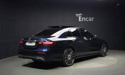 Mercedes-Benz E-Class 2023, 53559 км, за 30076.7 USD